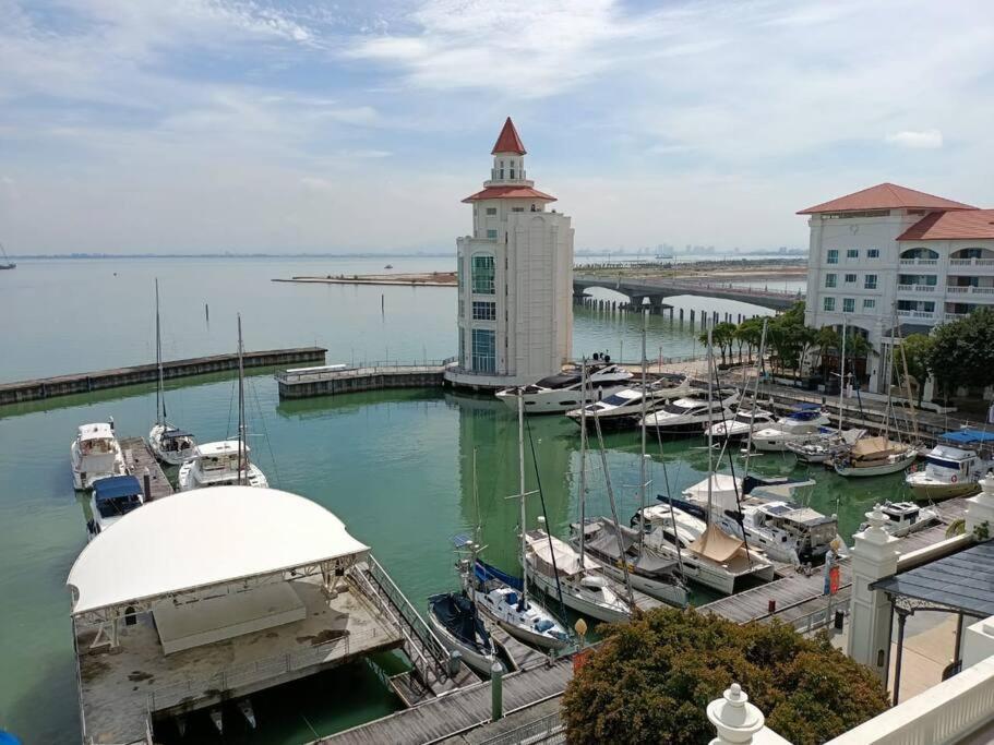 Perfect Marina Stay@ Strait Quay /W Big Balcony + Carpark Bagan Jermal Екстериор снимка