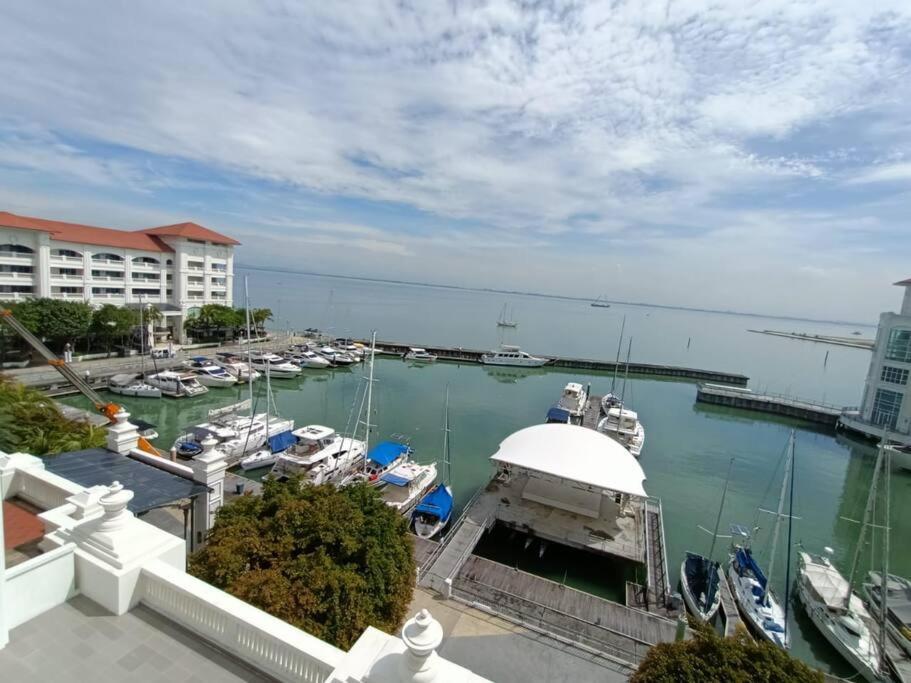 Perfect Marina Stay@ Strait Quay /W Big Balcony + Carpark Bagan Jermal Екстериор снимка
